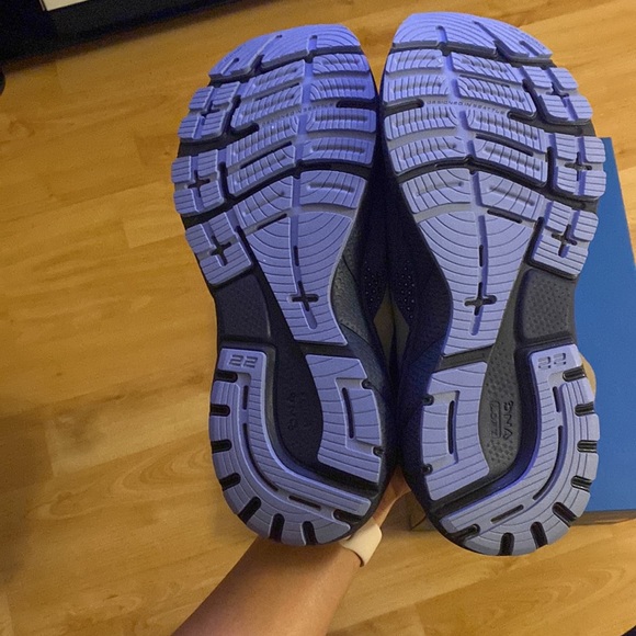 Brooks running shoes - Picture 5 of 5